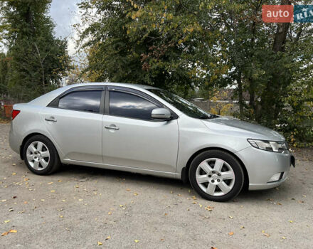 Киа Черато 2012 в Каменское - Днепродзержинск на Automoto.ua Серый Киа Черато, объемом двигателя 2 л и пробегом 172 тыс. км за 7500 $, фото 3 на Automoto.ua