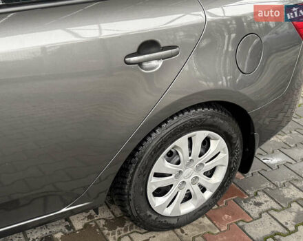 Серый Киа Черато, объемом двигателя 1.6 л и пробегом 141 тыс. км за 9800 $, фото 26 на Automoto.ua