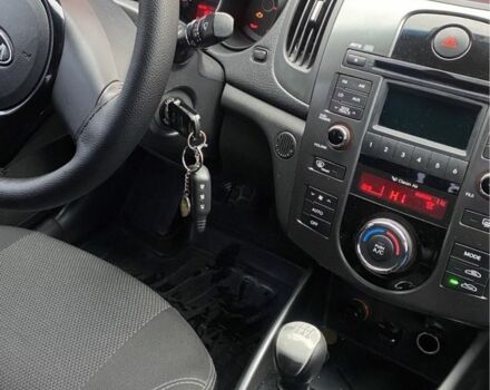 Киа Черато 2012 в Днепре (Днепропетровске) на Automoto.ua Серый Киа Черато, объемом двигателя 1.6 л и пробегом 173 тыс. км за 7500 $, фото 5 на Automoto.ua