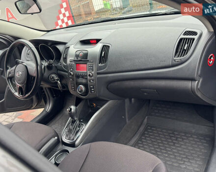 Серый Киа Черато, объемом двигателя 1.6 л и пробегом 141 тыс. км за 9800 $, фото 40 на Automoto.ua