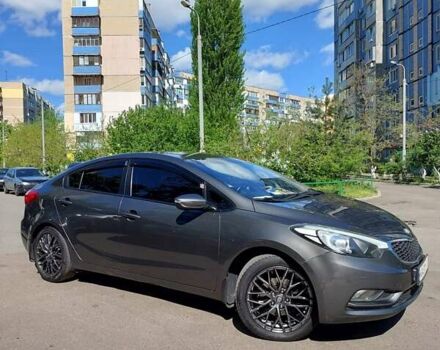 Серый Киа Черато, объемом двигателя 1.59 л и пробегом 182 тыс. км за 8000 $, фото 2 на Automoto.ua