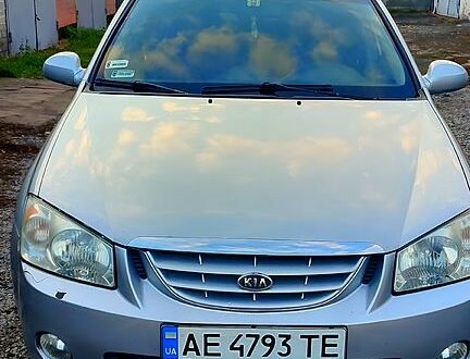 Киа Черато 2004 в Першотравенске на Automoto.ua Серый Киа Черато, объемом двигателя 2 л и пробегом 220 тыс. км за 3950 $, фото 1 на Automoto.ua