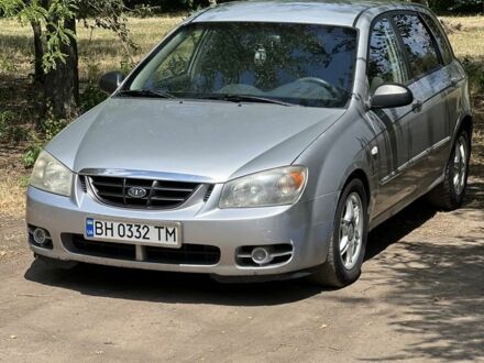 Киа Черато 2004 в Кривом Роге на Automoto.ua Серый Киа Черато, объемом двигателя 2 л и пробегом 200 тыс. км за 3000 $, фото 1 на Automoto.ua