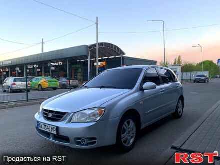 Серый Киа Черато, объемом двигателя 1.6 л и пробегом 190 тыс. км за 3850 $, фото 1 на Automoto.ua