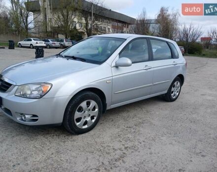 Серый Киа Черато, объемом двигателя 1.6 л и пробегом 192 тыс. км за 4200 $, фото 1 на Automoto.ua