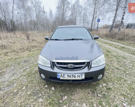 Серый Киа Черато, объемом двигателя 2 л и пробегом 180 тыс. км за 3800 $, фото 1 на Automoto.ua