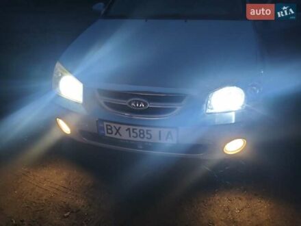 Сірий Кіа Черато, об'ємом двигуна 2 л та пробігом 230 тис. км за 2600 $, фото 1 на Automoto.ua