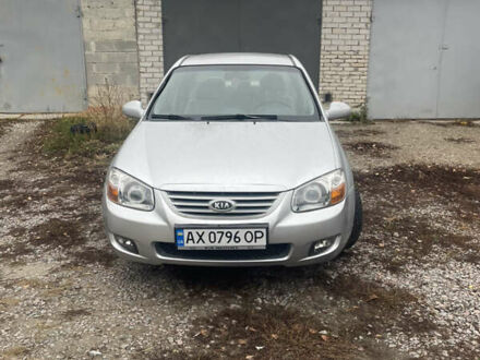 Серый Киа Черато, объемом двигателя 1.6 л и пробегом 238 тыс. км за 5400 $, фото 1 на Automoto.ua