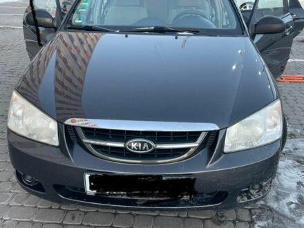 Серый Киа Черато, объемом двигателя 1.6 л и пробегом 233 тыс. км за 2800 $, фото 1 на Automoto.ua
