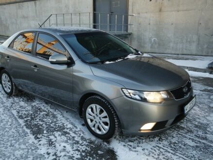 Серый Киа Черато, объемом двигателя 1.6 л и пробегом 420 тыс. км за 6500 $, фото 1 на Automoto.ua