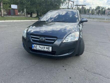 Серый Киа Черато, объемом двигателя 1.4 л и пробегом 169 тыс. км за 5500 $, фото 1 на Automoto.ua