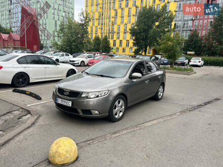 Серый Киа Черато, объемом двигателя 2 л и пробегом 177 тыс. км за 6000 $, фото 1 на Automoto.ua