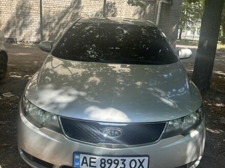 Кіа Черато 2009 у Дніпро (Дніпропетровську) на Automoto.ua Сірий Кіа Черато, об'ємом двигуна 1.6 л та пробігом 270 тис. км за 5000 $, фото 1 на Automoto.ua