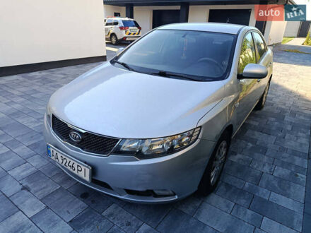 Серый Киа Черато, объемом двигателя 1.59 л и пробегом 243 тыс. км за 4450 $, фото 1 на Automoto.ua