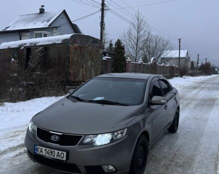 Серый Киа Черато, объемом двигателя 1.6 л и пробегом 220 тыс. км за 4900 $, фото 1 на Automoto.ua