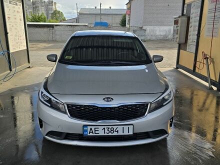 Киа Черато 2016 в Днепре (Днепропетровске) на Automoto.ua Серый Киа Черато, объемом двигателя 2 л и пробегом 155 тыс. км за 9700 $, фото 1 на Automoto.ua