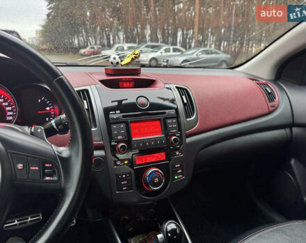 Синий Киа Черато, объемом двигателя 2 л и пробегом 190 тыс. км за 7000 $, фото 12 на Automoto.ua