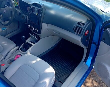 Синій Кіа Черато, об'ємом двигуна 1.6 л та пробігом 300 тис. км за 4000 $, фото 6 на Automoto.ua