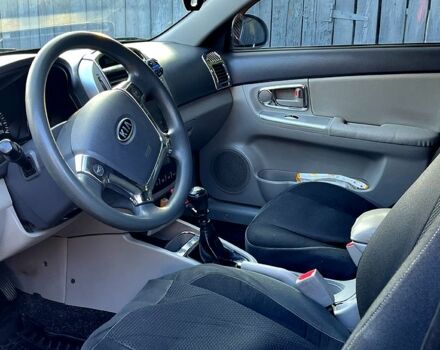 Синий Киа Черато, объемом двигателя 1.6 л и пробегом 183 тыс. км за 4500 $, фото 6 на Automoto.ua