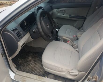 Синій Кіа Черато, об'ємом двигуна 1.6 л та пробігом 206 тис. км за 4000 $, фото 5 на Automoto.ua