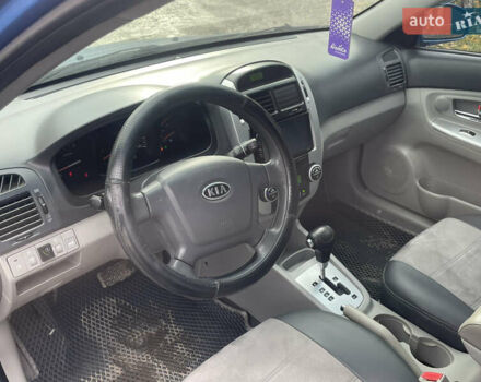 Синій Кіа Черато, об'ємом двигуна 2 л та пробігом 420 тис. км за 2500 $, фото 11 на Automoto.ua