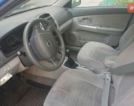 Синий Киа Черато, объемом двигателя 1.98 л и пробегом 183 тыс. км за 5000 $, фото 6 на Automoto.ua