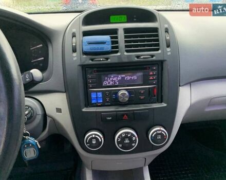 Синій Кіа Черато, об'ємом двигуна 1.6 л та пробігом 255 тис. км за 4600 $, фото 7 на Automoto.ua