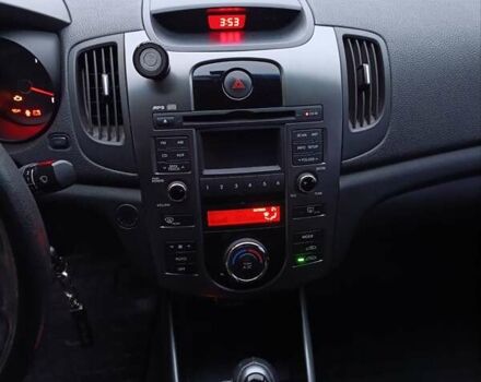 Синій Кіа Черато, об'ємом двигуна 1.59 л та пробігом 220 тис. км за 9500 $, фото 10 на Automoto.ua