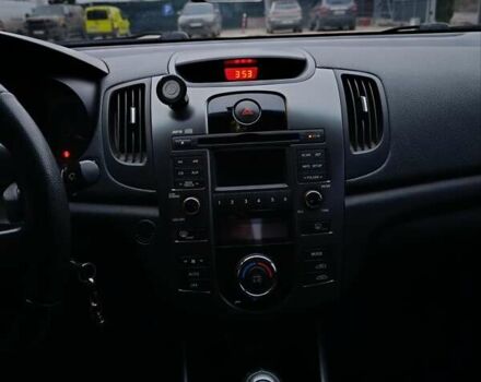 Синій Кіа Черато, об'ємом двигуна 1.59 л та пробігом 220 тис. км за 9500 $, фото 13 на Automoto.ua