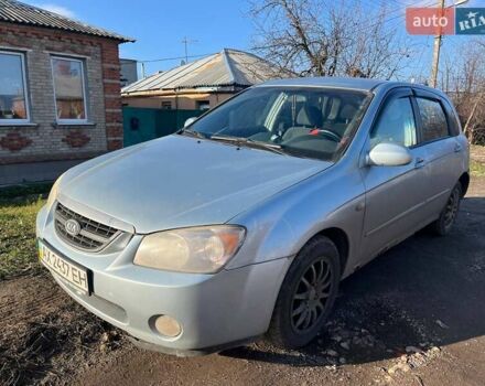 Синий Киа Черато, объемом двигателя 1.6 л и пробегом 350 тыс. км за 3000 $, фото 1 на Automoto.ua