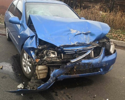 Синий Киа Черато, объемом двигателя 1.6 л и пробегом 140 тыс. км за 1400 $, фото 1 на Automoto.ua