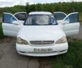 Белый Киа Кларус, объемом двигателя 1.8 л и пробегом 215 тыс. км за 1850 $, фото 1 на Automoto.ua