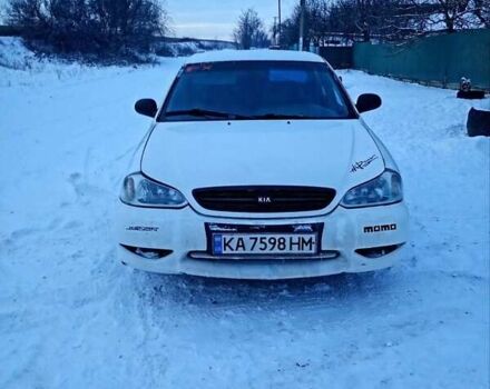 Білий Кіа Кларус, об'ємом двигуна 2.05 л та пробігом 300 тис. км за 2050 $, фото 1 на Automoto.ua
