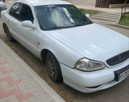 Белый Киа Кларус, объемом двигателя 2 л и пробегом 360 тыс. км за 1300 $, фото 1 на Automoto.ua