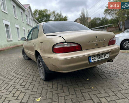 Бежевый Киа Кларус, объемом двигателя 2 л и пробегом 300 тыс. км за 1300 $, фото 3 на Automoto.ua