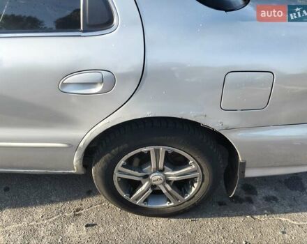 Сірий Кіа Кларус, об'ємом двигуна 2 л та пробігом 352 тис. км за 2000 $, фото 3 на Automoto.ua