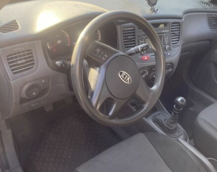 Серый Киа Кларус, объемом двигателя 1.4 л и пробегом 179 тыс. км за 4000 $, фото 6 на Automoto.ua