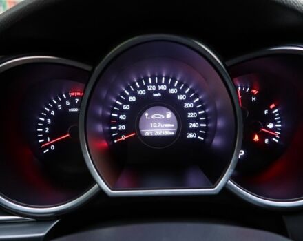 Белый Киа Другая, объемом двигателя 2 л и пробегом 202 тыс. км за 11800 $, фото 4 на Automoto.ua