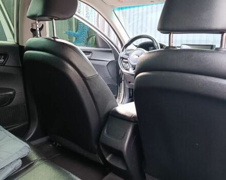 Белый Киа Другая, объемом двигателя 2 л и пробегом 150 тыс. км за 11500 $, фото 6 на Automoto.ua