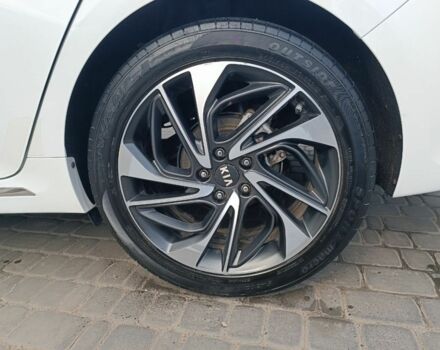 Белый Киа Другая, объемом двигателя 2 л и пробегом 150 тыс. км за 11500 $, фото 4 на Automoto.ua