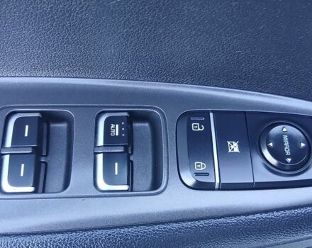 Білий Кіа Інша, об'ємом двигуна 2 л та пробігом 270 тис. км за 11000 $, фото 10 на Automoto.ua