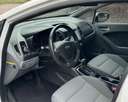 Белый Киа Другая, объемом двигателя 2 л и пробегом 233 тыс. км за 8200 $, фото 6 на Automoto.ua