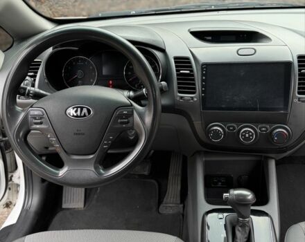 Белый Киа Другая, объемом двигателя 2 л и пробегом 233 тыс. км за 8200 $, фото 7 на Automoto.ua