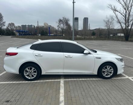 Белый Киа Другая, объемом двигателя 2 л и пробегом 259 тыс. км за 12500 $, фото 3 на Automoto.ua