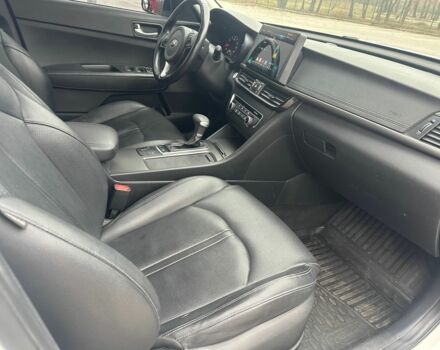 Белый Киа Другая, объемом двигателя 2 л и пробегом 259 тыс. км за 12500 $, фото 13 на Automoto.ua