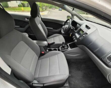 Белый Киа Другая, объемом двигателя 2 л и пробегом 49 тыс. км за 4500 $, фото 9 на Automoto.ua