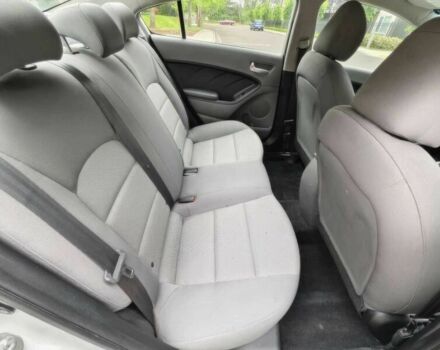 Белый Киа Другая, объемом двигателя 2 л и пробегом 49 тыс. км за 4500 $, фото 11 на Automoto.ua