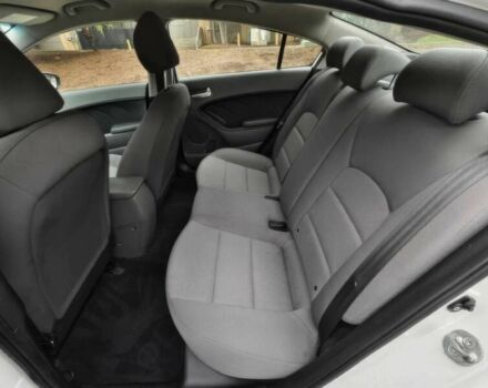 Белый Киа Другая, объемом двигателя 2 л и пробегом 49 тыс. км за 4500 $, фото 10 на Automoto.ua