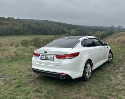 Белый Киа Другая, объемом двигателя 2 л и пробегом 300 тыс. км за 10450 $, фото 4 на Automoto.ua