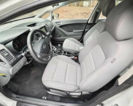 Белый Киа Другая, объемом двигателя 2 л и пробегом 49 тыс. км за 4500 $, фото 8 на Automoto.ua